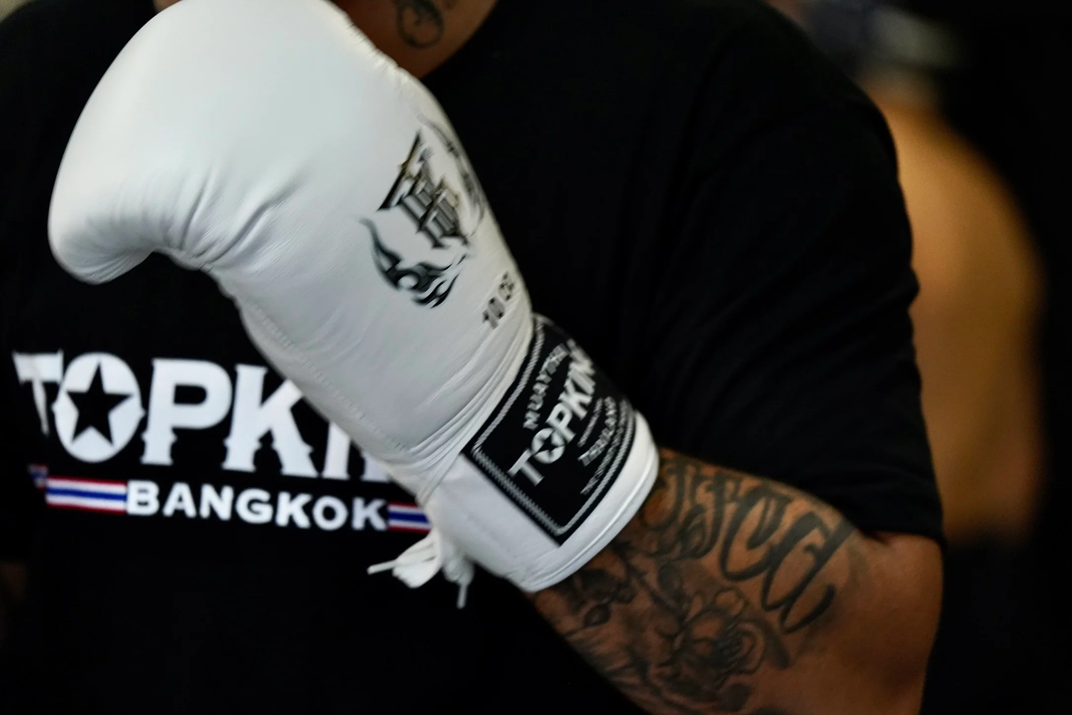 Top King Pro White Boxing Gloves - Image 4